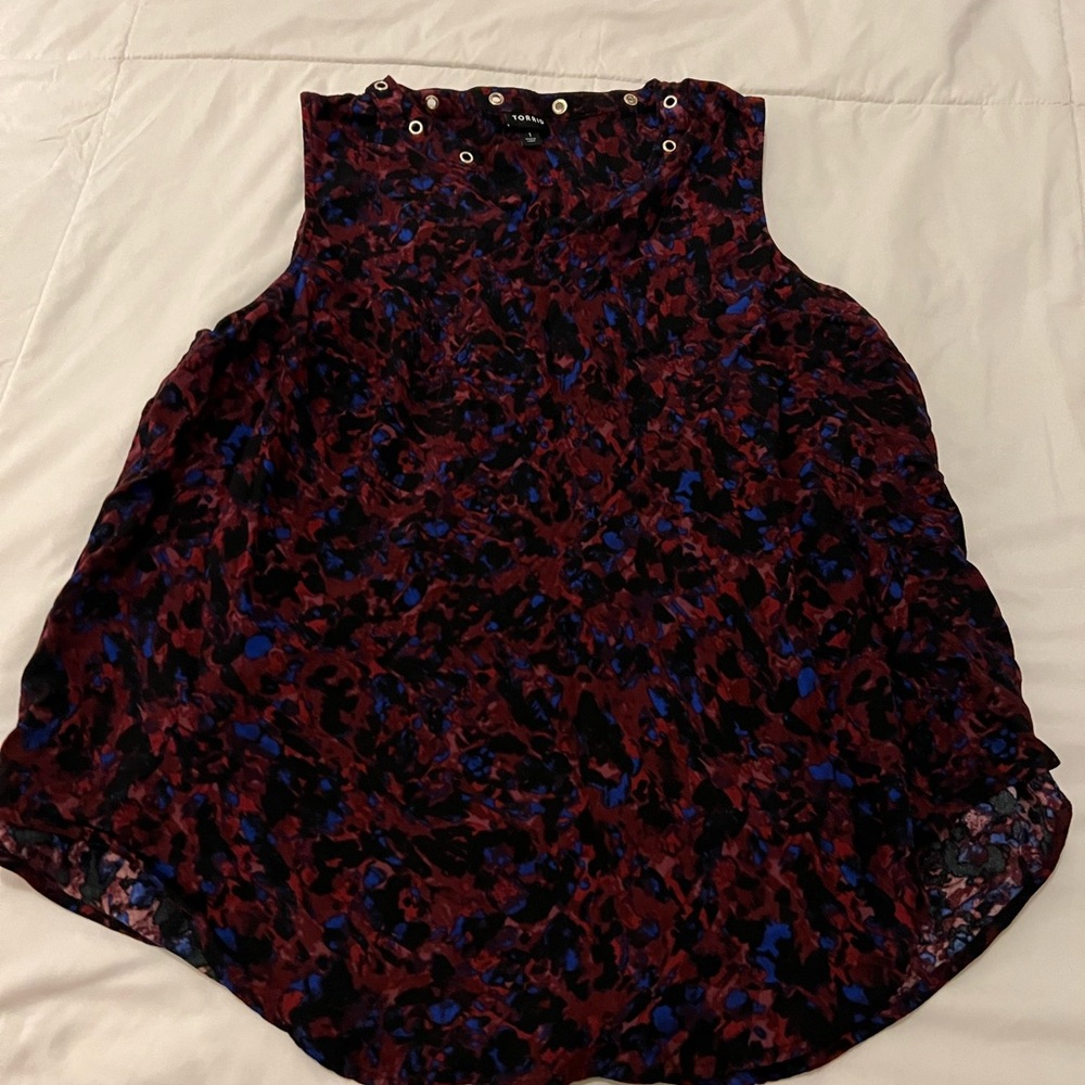 Sleeveless Red and Blue Patterned Top